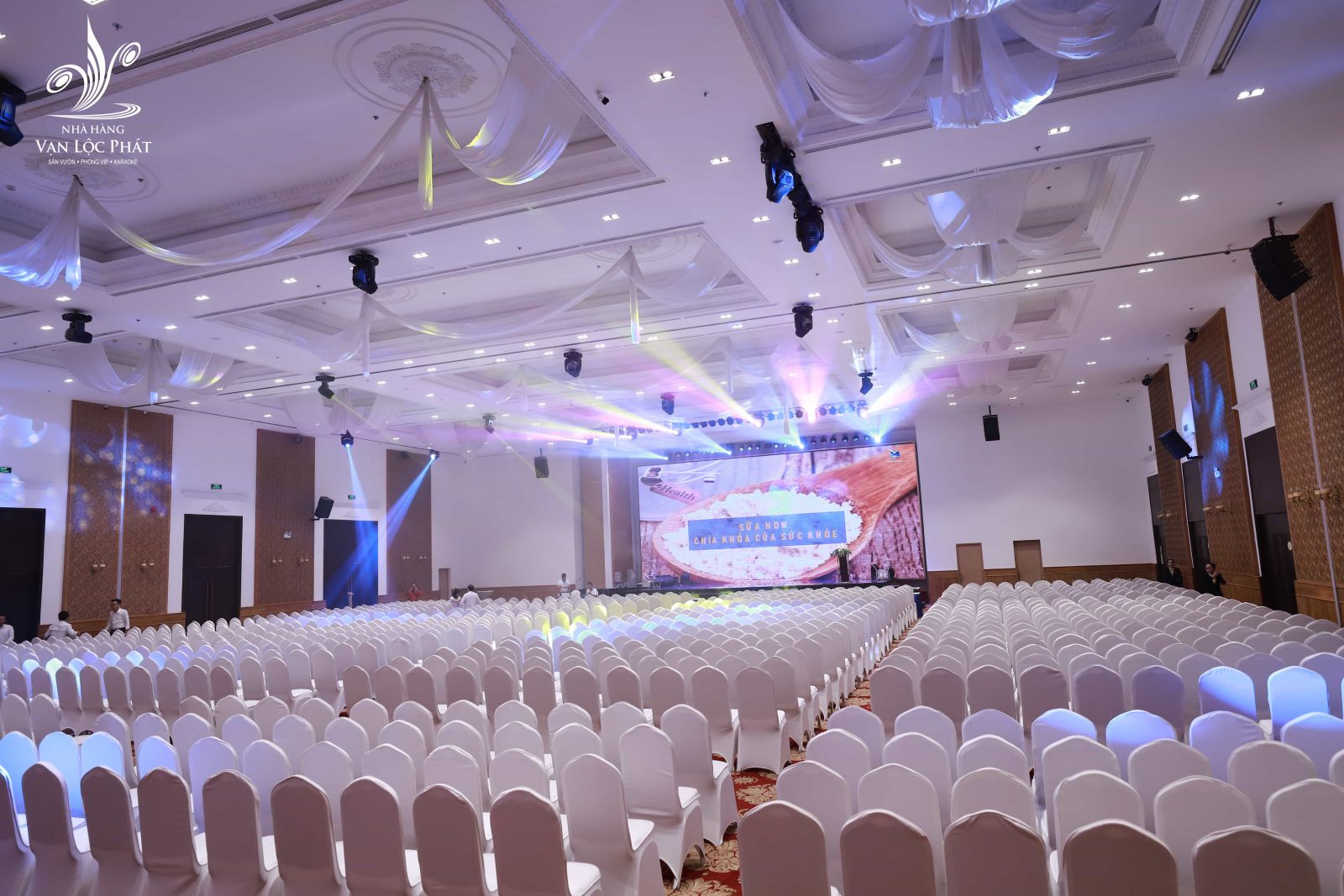 Tổ chức hội nghị