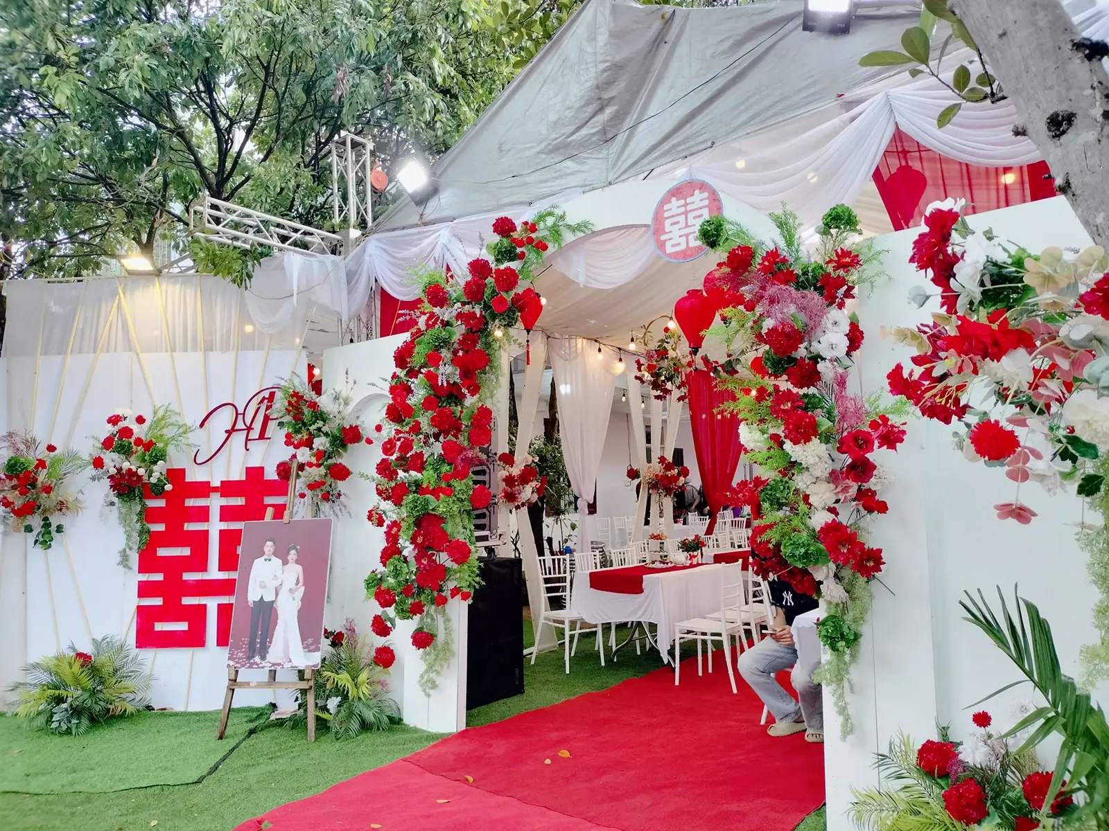 Tiệc cưới được tổ chức bởi công ty thương mại và dịch vụ Tân Việt