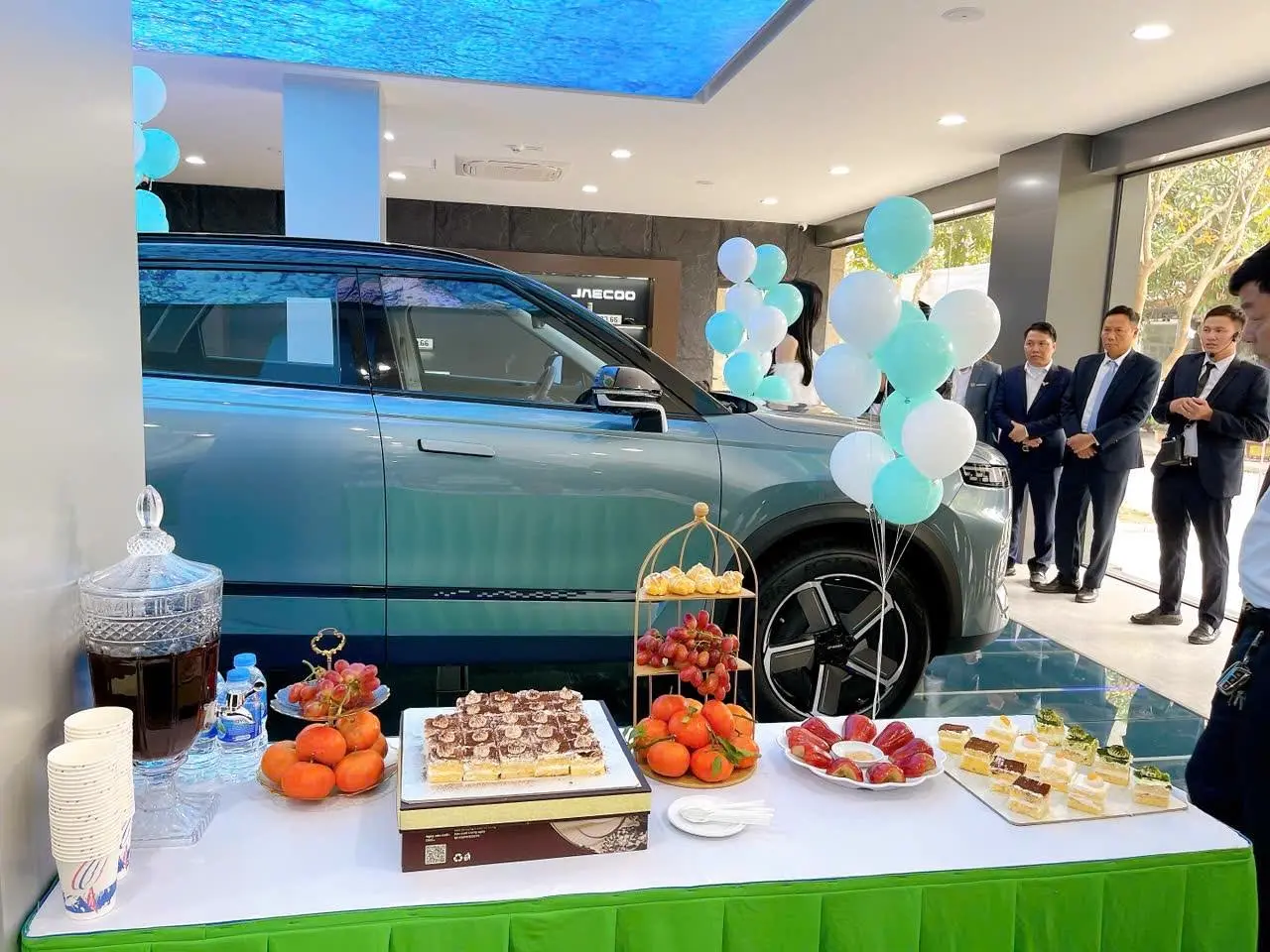 Khai trương được tổ chức bởi công ty thương mại và dịch vụ Tân Việt